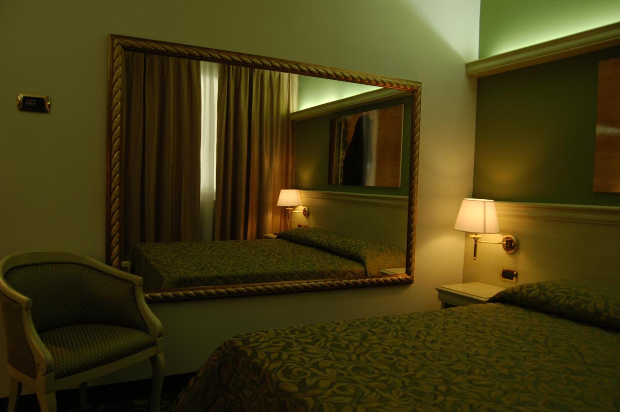 Hm Motelhotel Castellazzo Bormida Esterno foto