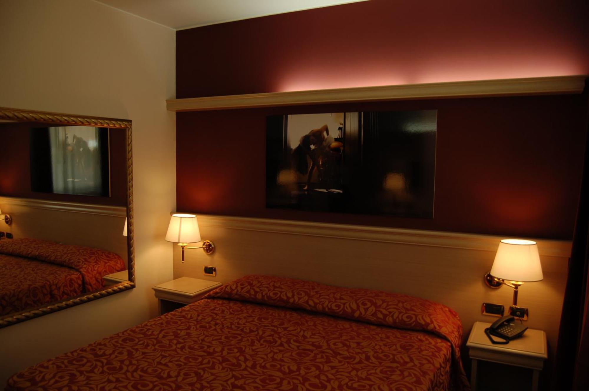 Hm Motelhotel Castellazzo Bormida Esterno foto