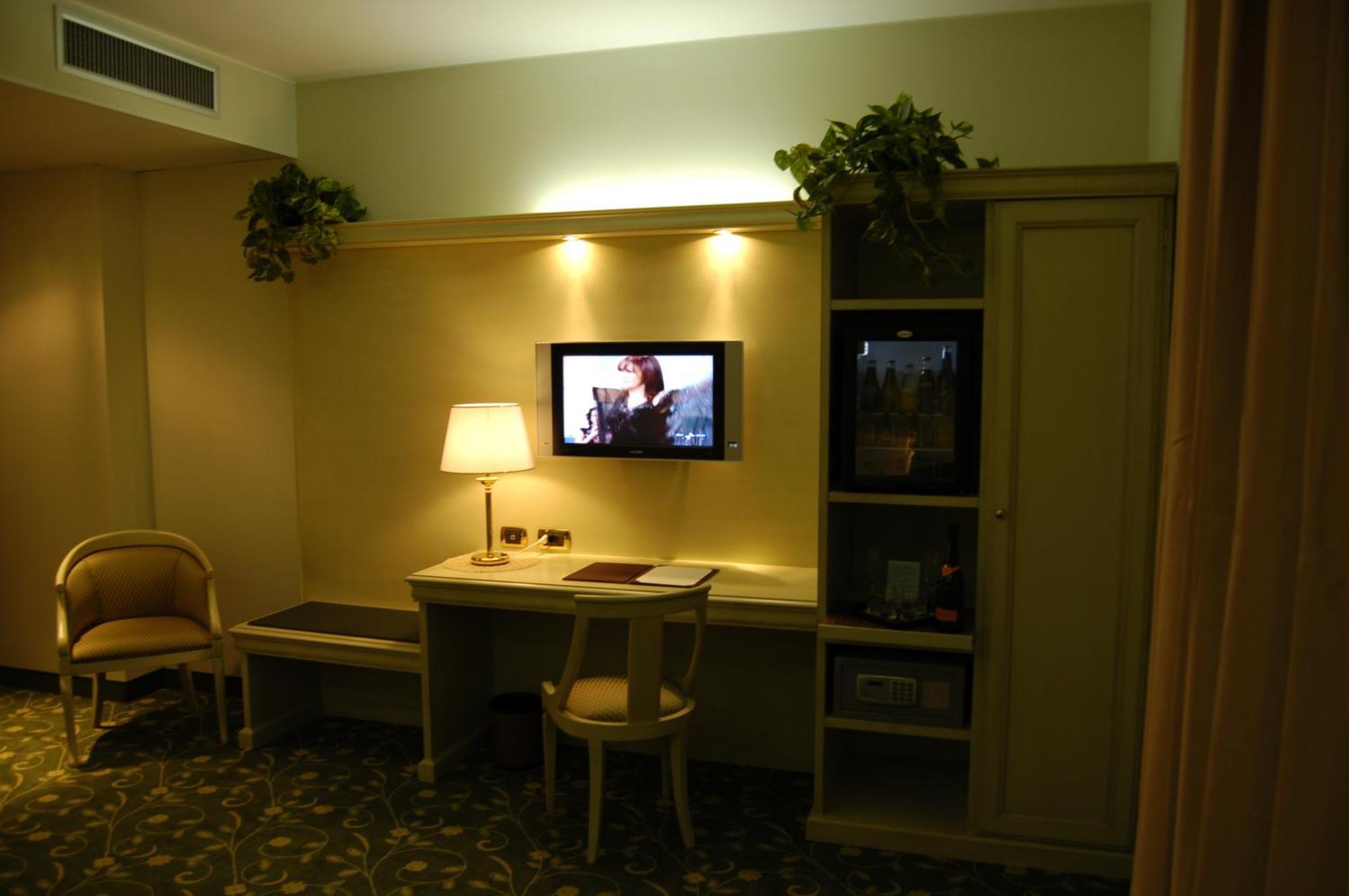 Hm Motelhotel Castellazzo Bormida Esterno foto