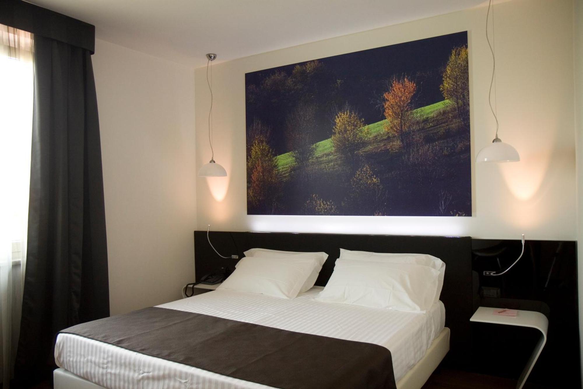 Hm Motelhotel Castellazzo Bormida Esterno foto